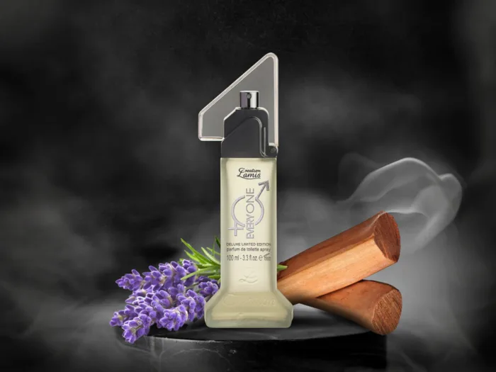 ⁦عطر إيفري ون Everyone من كرياشن لاميس عطر للجنسين يجمع بين القوة والنعومة في زجاجة واحدة⁩ - الصورة ⁦3⁩